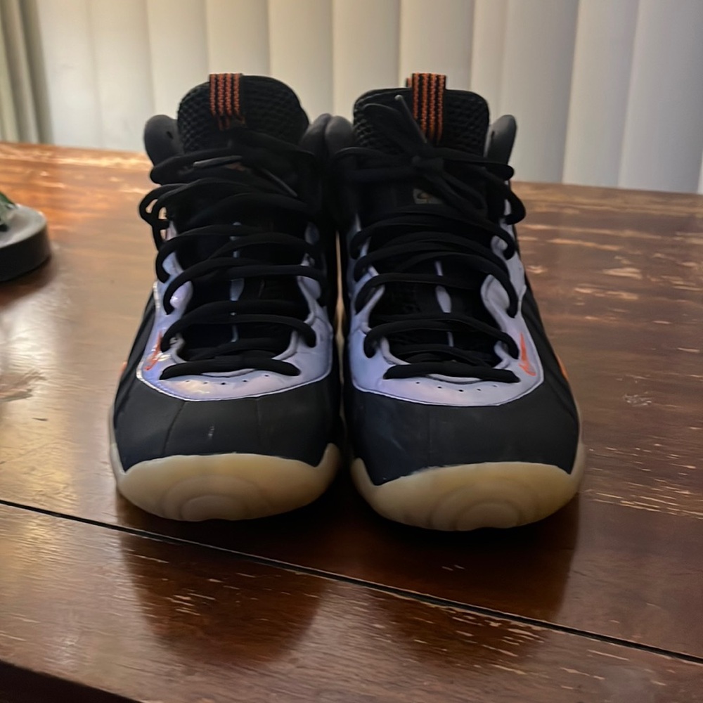 Nike Foamposite One GS Twilight Pulse/Black/
Orange 644791-008 Youth Size 5.5Y